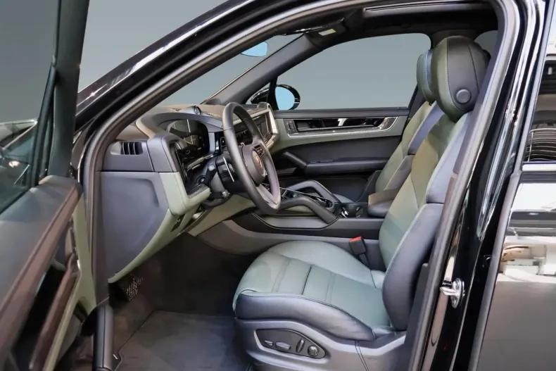 Porsche Cayenne din 2025 cu 11.900 km - oferta POR140582 - foto 1