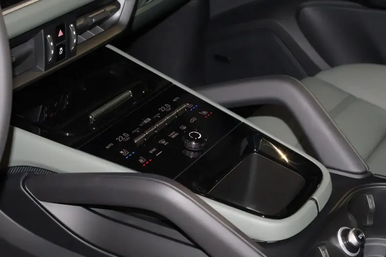 Porsche Cayenne din 2025 cu 11.900 km - oferta POR140582 - foto 18