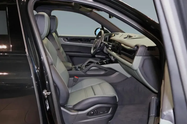 Porsche Cayenne din 2025 cu 11.900 km - oferta POR140582 - foto 21