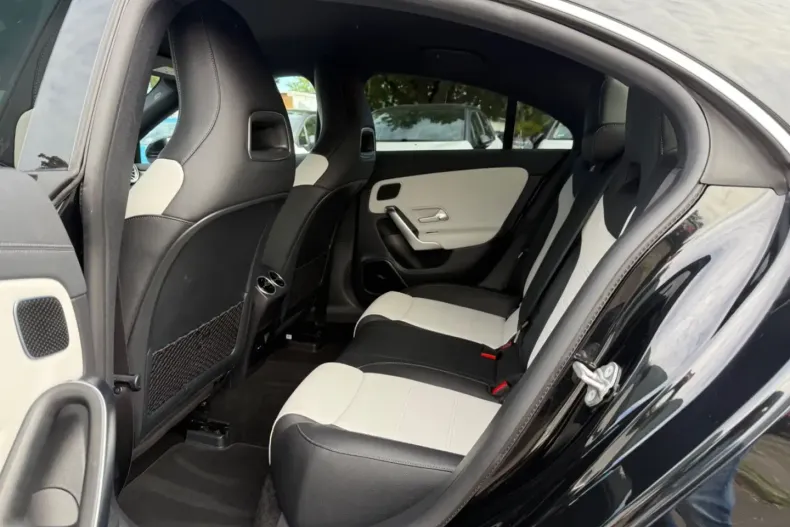 Mercedes-Benz CLA 250 din 2020 cu 102.000 km - oferta MER140583 - foto 10