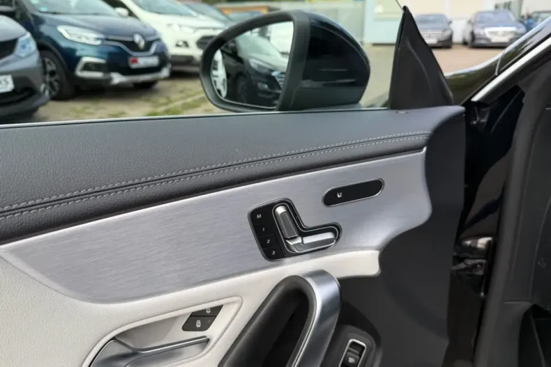 Mercedes-Benz CLA 250 din 2020 cu 102.000 km - oferta MER140583 - foto 13