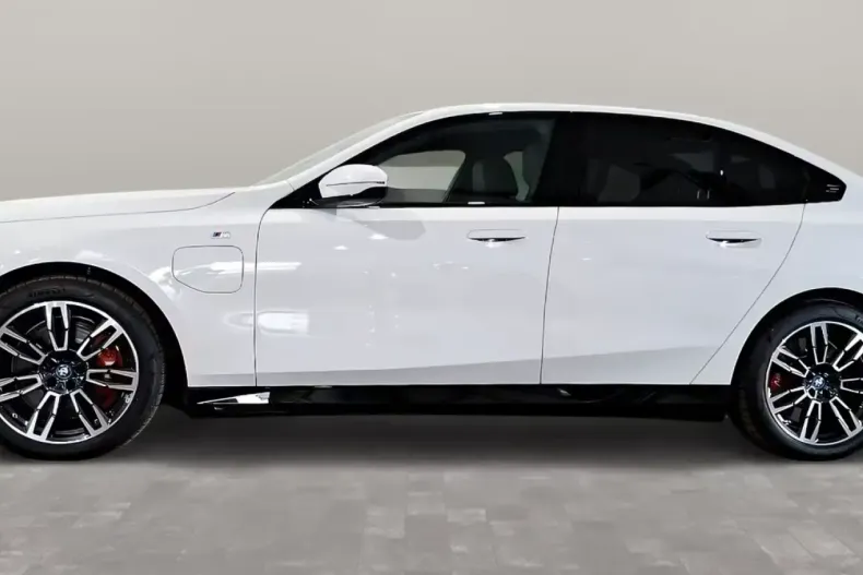 BMW 550 din 2024 cu 31.744 km - oferta BMW140584 - foto 2