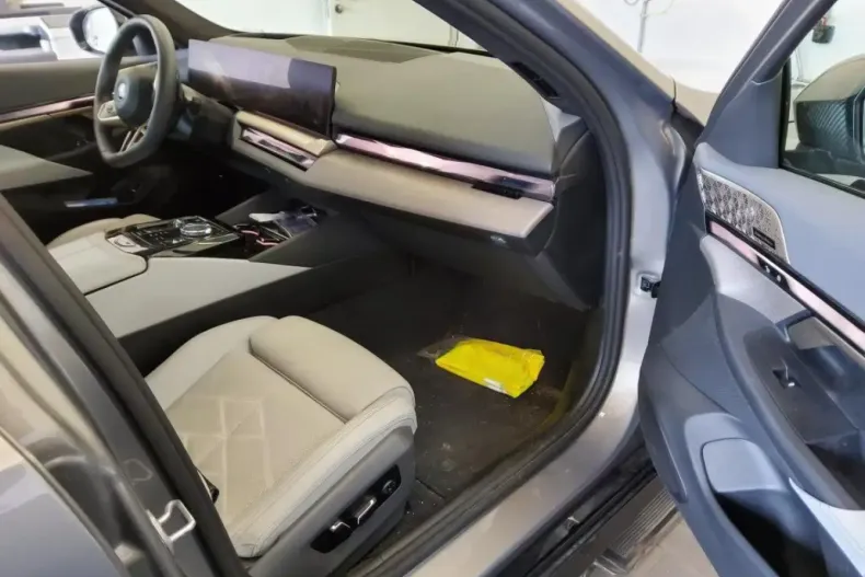 BMW 550 din 2024 cu 29.531 km - oferta BMW140585 - foto 4