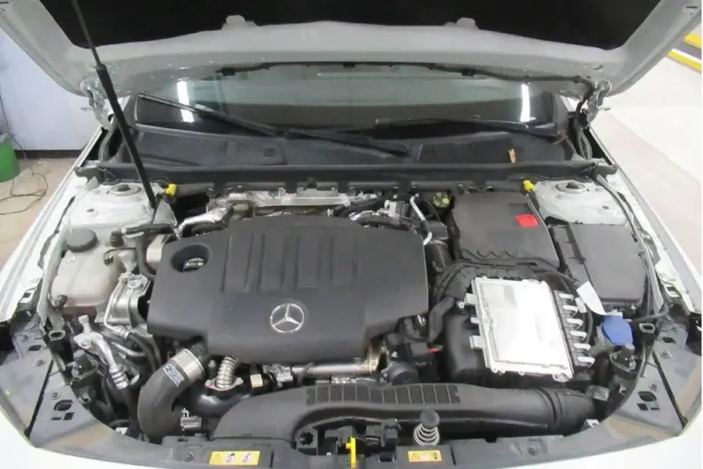 Mercedes-Benz CLA 220 din 2022 cu 89.000 km - oferta MER140586 - foto 5