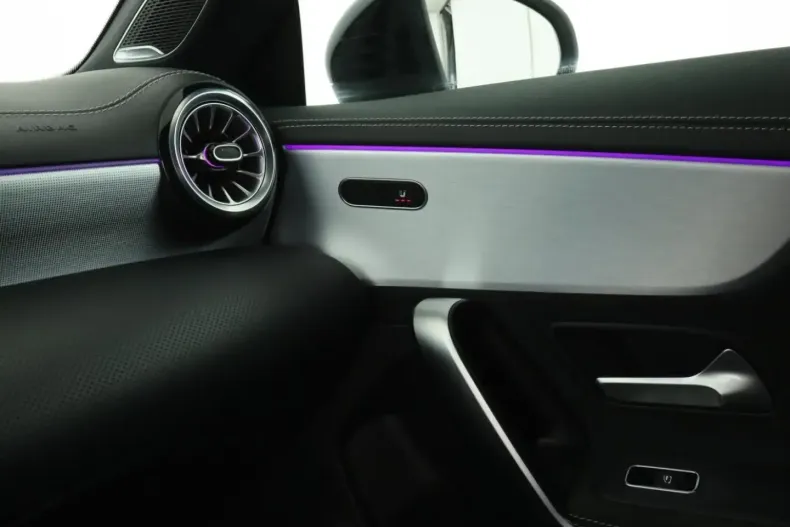 Mercedes-Benz CLA 250 din 2021 cu 51.682 km - oferta MER140588 - foto 15