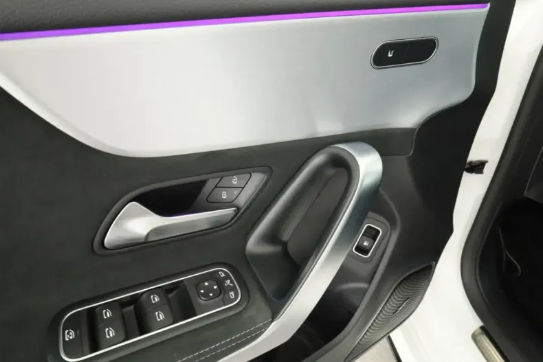 Mercedes-Benz CLA 250 din 2021 cu 51.682 km - oferta MER140588 - foto 19