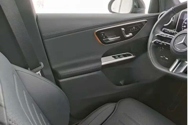 Mercedes-Benz GLC 200 din 2023 cu 37.260 km - oferta MER140595 - foto 6