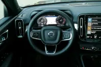 Volvo XC40 din 2024 cu 6.977 km - oferta VOL140599 - foto 4