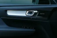 Volvo XC40 din 2024 cu 6.977 km - oferta VOL140599 - foto 9