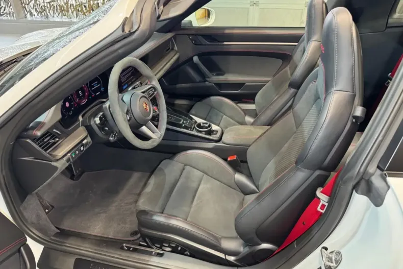 Porsche 992 din 2025 cu 50 km - oferta POR140602 - foto 14