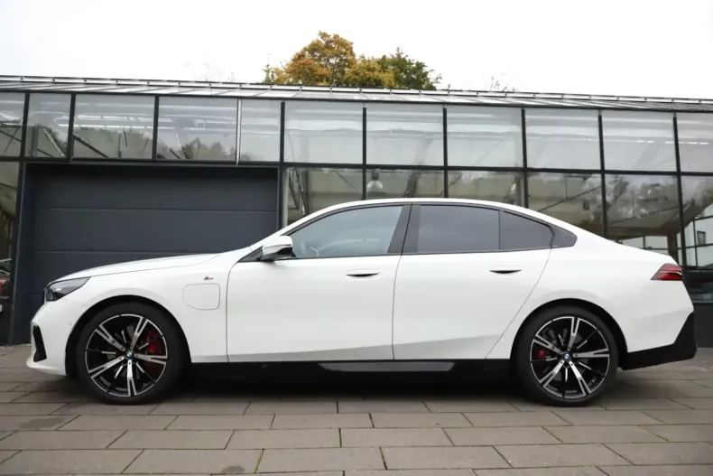 BMW 550 din 2025 cu 6.500 km - oferta BMW140621 - foto 2
