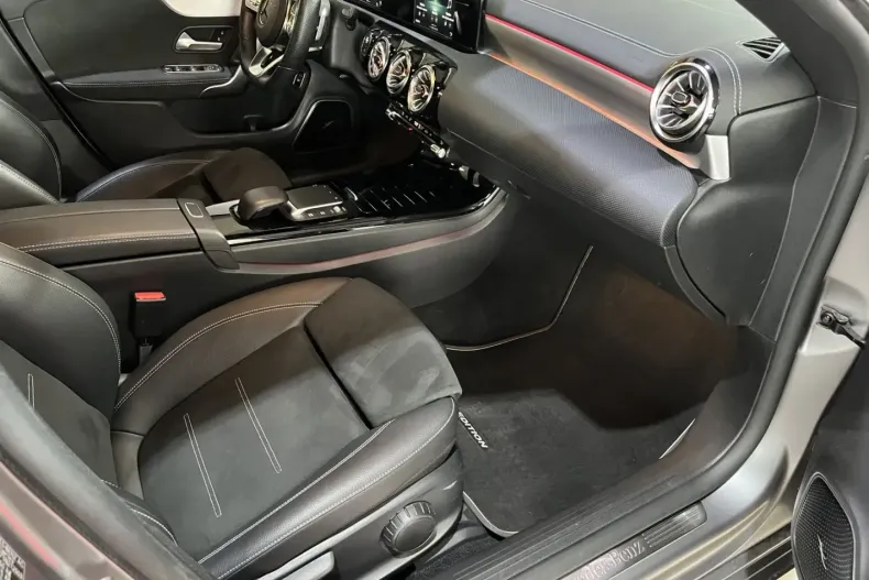 Mercedes-Benz CLA 200 din 2021 cu 82.292 km - oferta MER140622 - foto 16