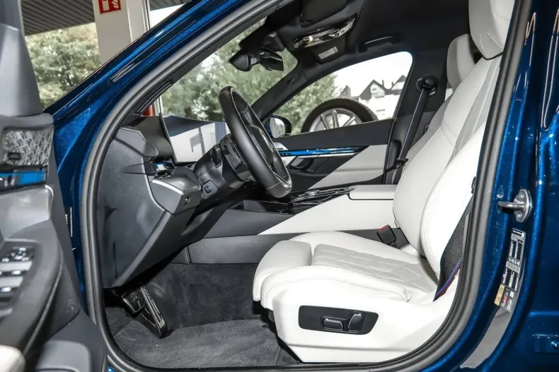 BMW 550 din 2024 cu 10.270 km - oferta BMW140624 - foto 8