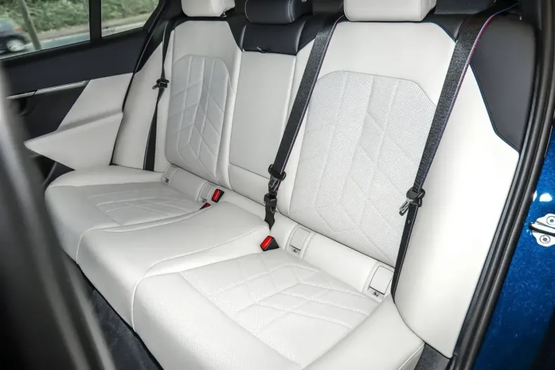 BMW 550 din 2024 cu 10.270 km - oferta BMW140624 - foto 10