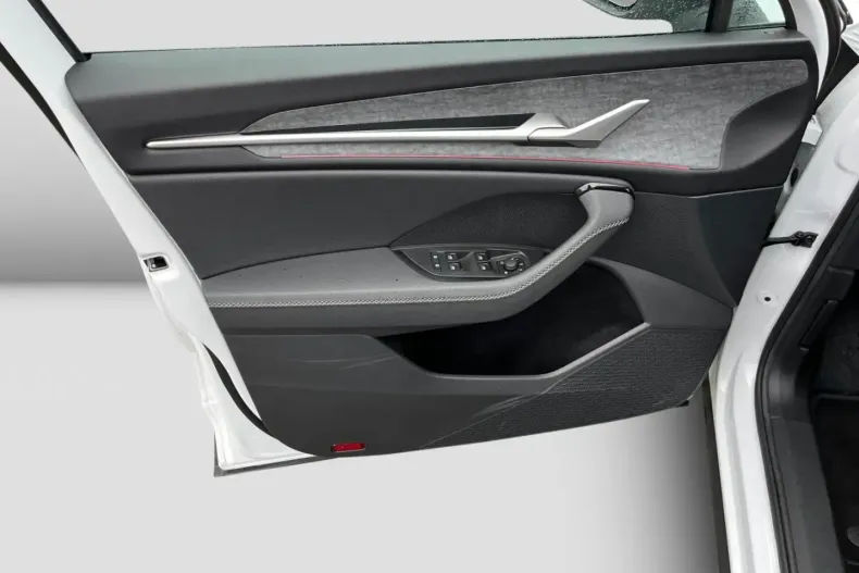 Skoda Kodiaq din 2024 cu 19.990 km - oferta SKO140641 - foto 3