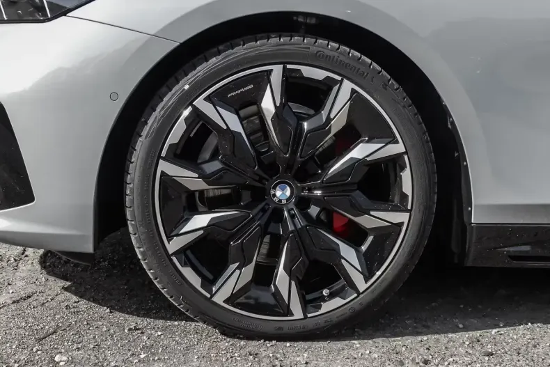 BMW 520 din 2025 cu 5 km - oferta BMW140646 - foto 3