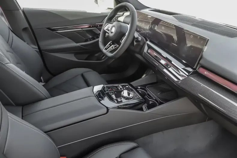 BMW 520 din 2025 cu 5 km - oferta BMW140646 - foto 6