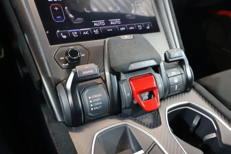 Lamborghini Urus din 2023 cu 43.580 km - oferta LAM140647 - foto 14