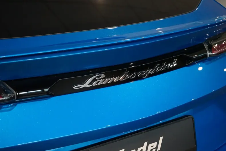 Lamborghini Urus din 2023 cu 6.950 km - oferta LAM140653 - foto 8