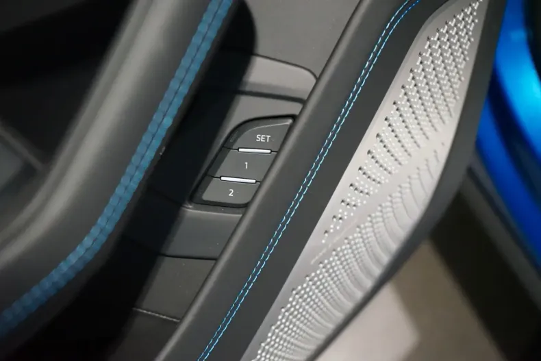 Lamborghini Urus din 2023 cu 6.950 km - oferta LAM140653 - foto 23