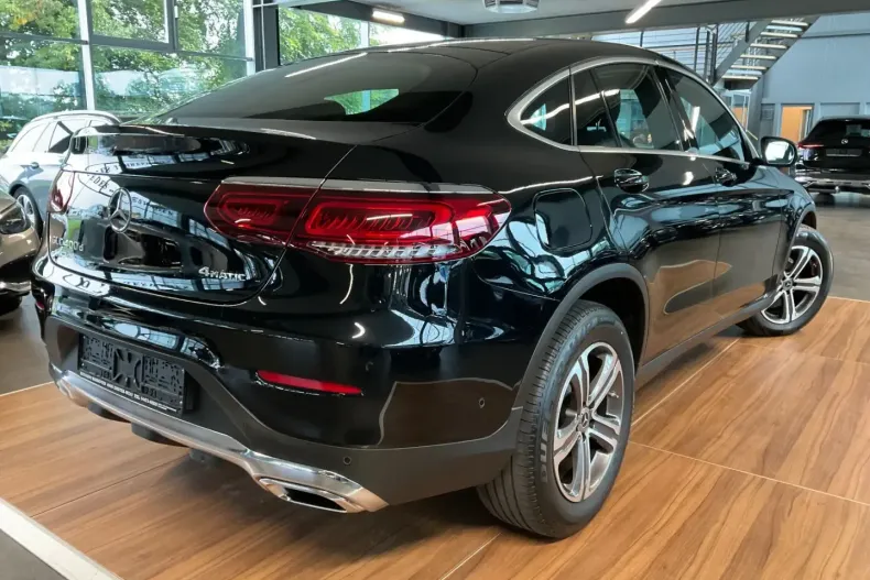 Mercedes-Benz GLC 400 din 2021 cu 73.350 km - oferta MER140657 - foto 2