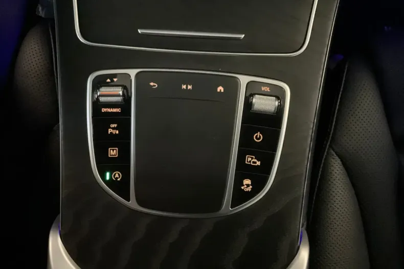 Mercedes-Benz GLC 400 din 2021 cu 73.350 km - oferta MER140657 - foto 17