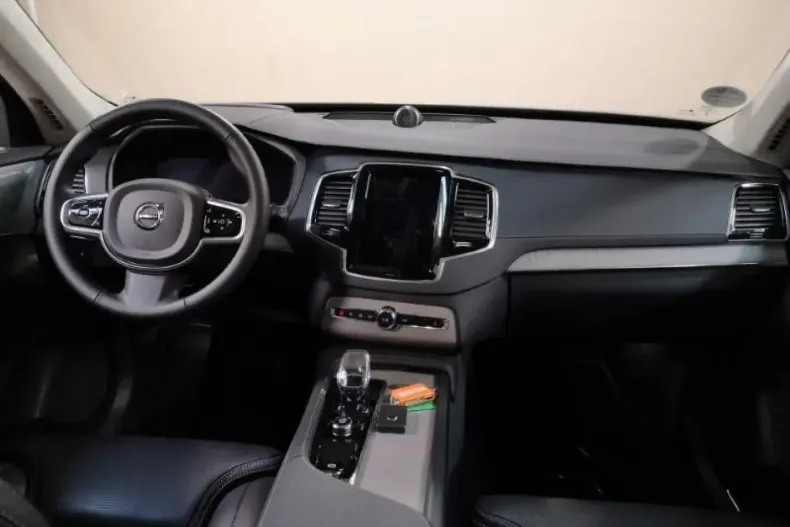 Volvo XC90 din 2024 cu 18.900 km - oferta VOL140660 - foto 6