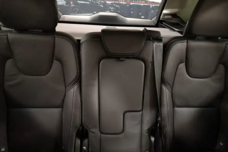 Volvo XC90 din 2024 cu 18.900 km - oferta VOL140660 - foto 7