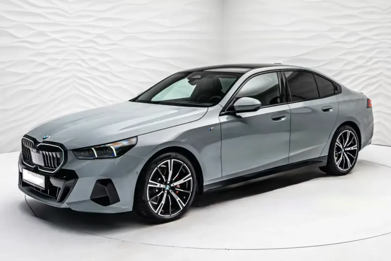 BMW 520 din 2025 cu 6.000 km - oferta BMW140661 - foto 1