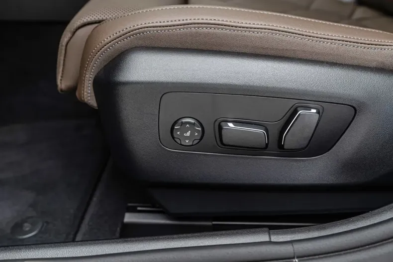 BMW 520 din 2025 cu 6.000 km - oferta BMW140661 - foto 7