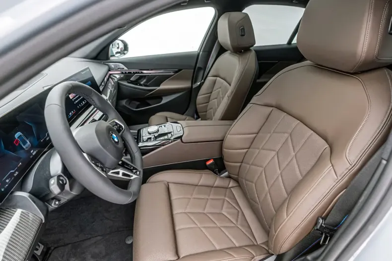 BMW 520 din 2025 cu 6.000 km - oferta BMW140661 - foto 16