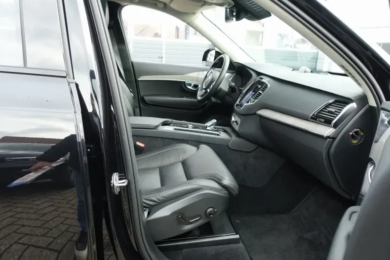 Volvo XC90 din 2023 cu 32.760 km - oferta VOL140667 - foto 10