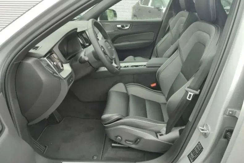 Volvo XC60 din 2023 cu 16.005 km - oferta VOL140672 - foto 6