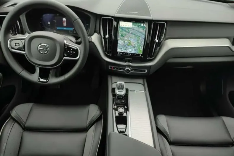 Volvo XC60 din 2023 cu 16.005 km - oferta VOL140672 - foto 11