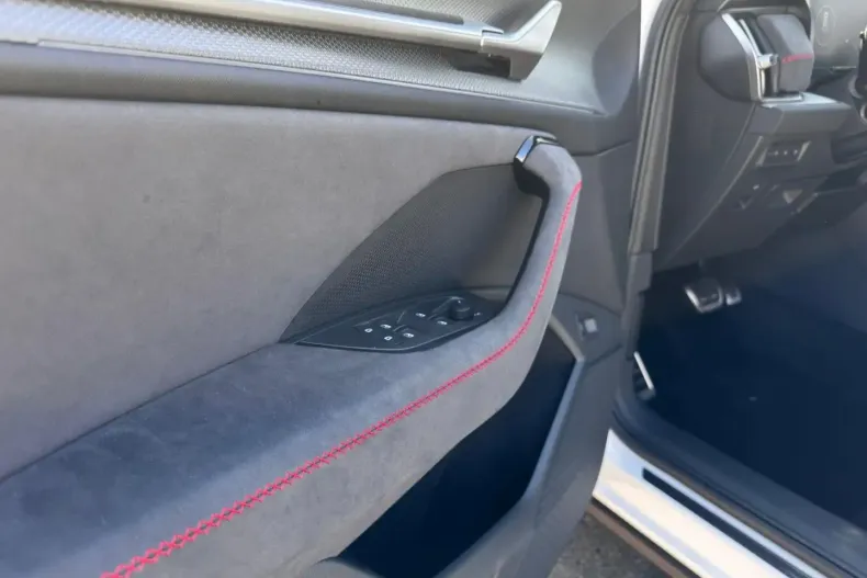 Skoda Kodiaq din 2025 cu 3.500 km - oferta SKO140680 - foto 13