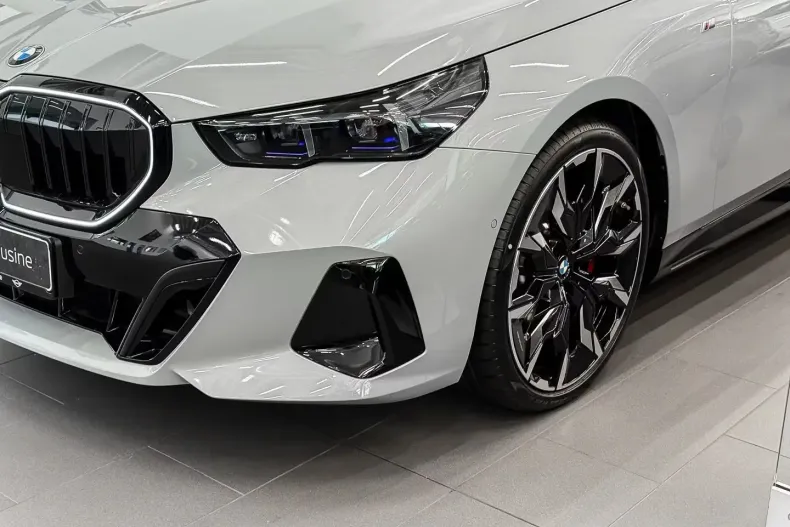 BMW 520 din 2025 cu 5 km - oferta BMW140684 - foto 3