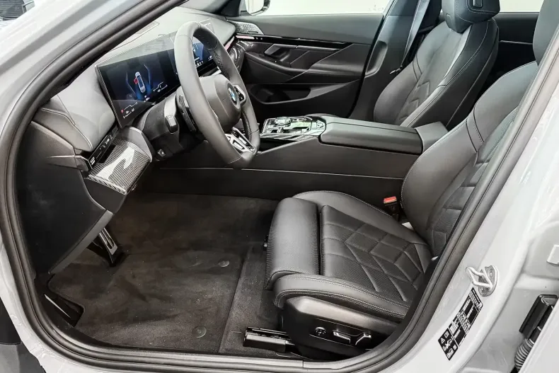 BMW 520 din 2025 cu 5 km - oferta BMW140684 - foto 6