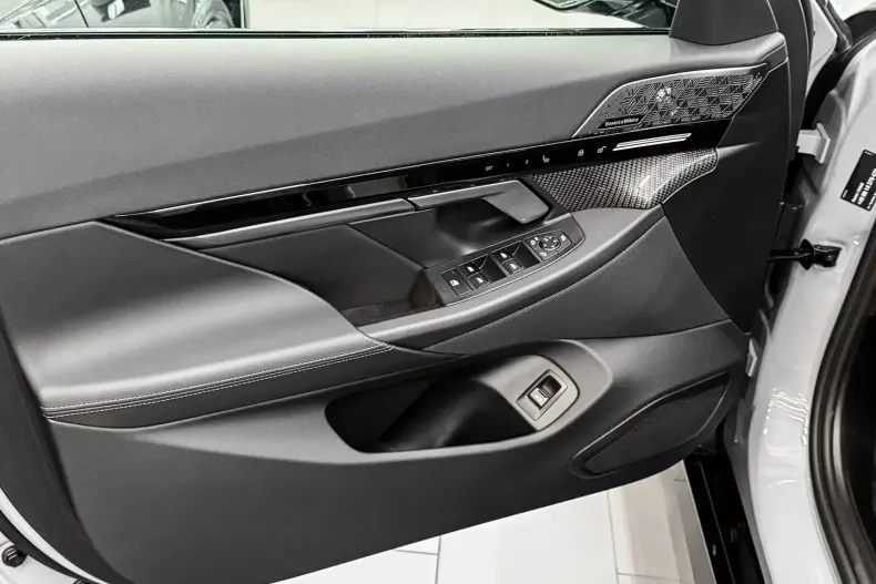 BMW 520 din 2025 cu 5 km - oferta BMW140684 - foto 8