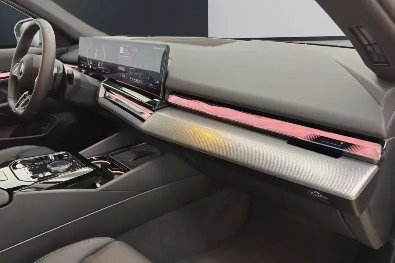 BMW 520 din 2025 cu 4.200 km - oferta BMW140694 - foto 4