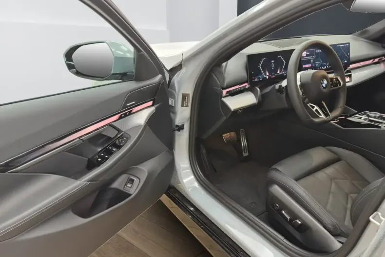 BMW 520 din 2025 cu 4.200 km - oferta BMW140694 - foto 5