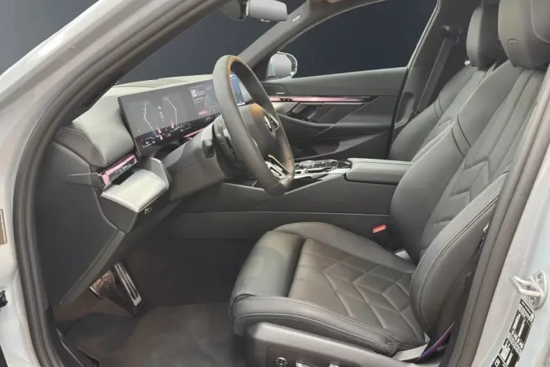 BMW 520 din 2025 cu 4.200 km - oferta BMW140694 - foto 6