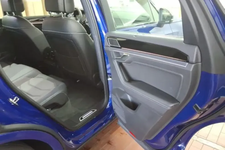 Volkswagen Touareg din 2024 cu 5.503 km - oferta VOL140741 - foto 8