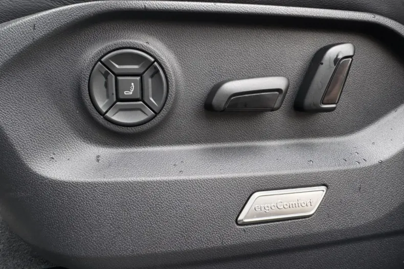 Volkswagen Touareg din 2024 cu 29.800 km - oferta VOL140750 - foto 24