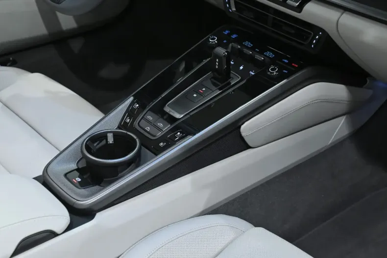 Porsche 992 din 2023 cu 18.813 km - oferta POR140762 - foto 6