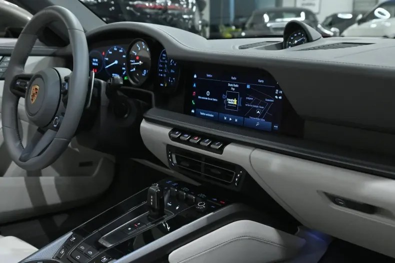 Porsche 992 din 2023 cu 18.813 km - oferta POR140762 - foto 8