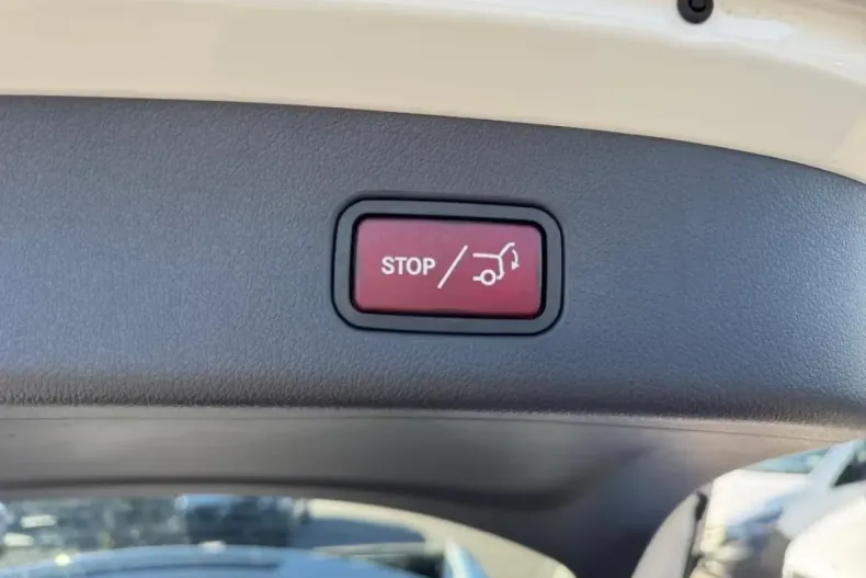 Mercedes-Benz GLC 220 din 2023 cu 62.750 km - oferta MER140783 - foto 4