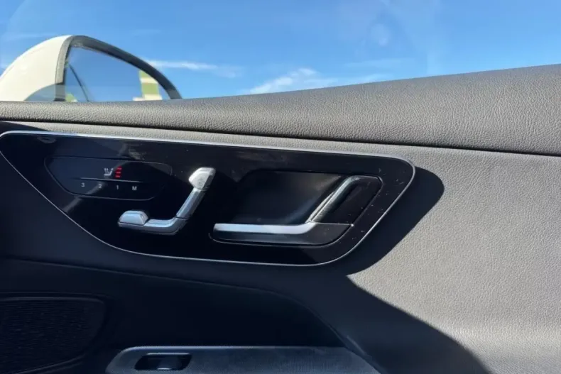 Mercedes-Benz GLC 220 din 2023 cu 62.750 km - oferta MER140783 - foto 11