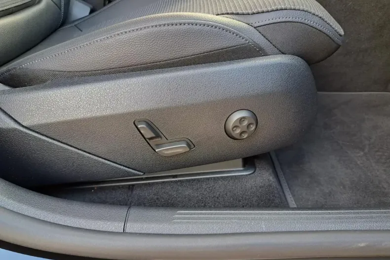 Mercedes-Benz GLC 200 din 2024 cu 29.150 km - oferta MER140784 - foto 7