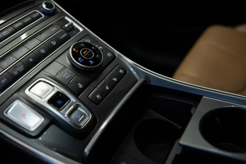 Hyundai SANTA FE din 2021 cu 95.950 km - oferta HYU140787 - foto 28