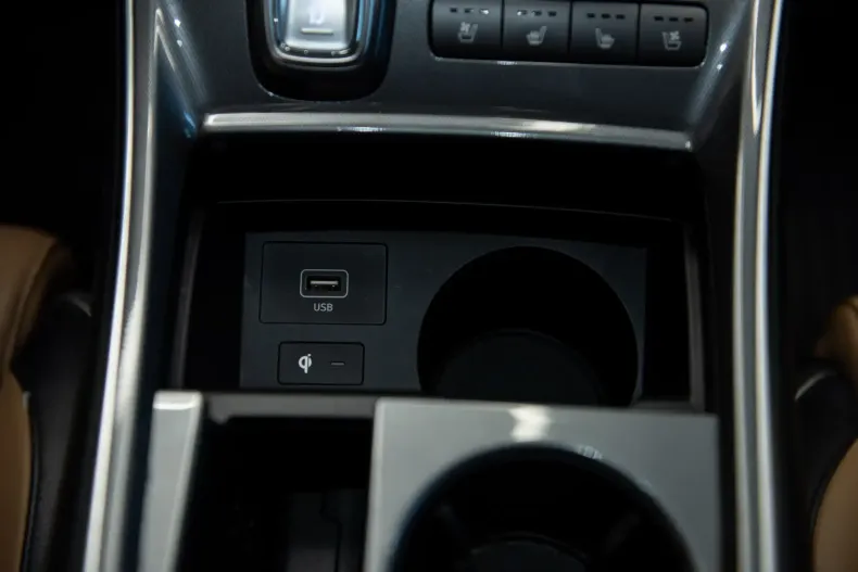 Hyundai SANTA FE din 2021 cu 95.950 km - oferta HYU140787 - foto 29